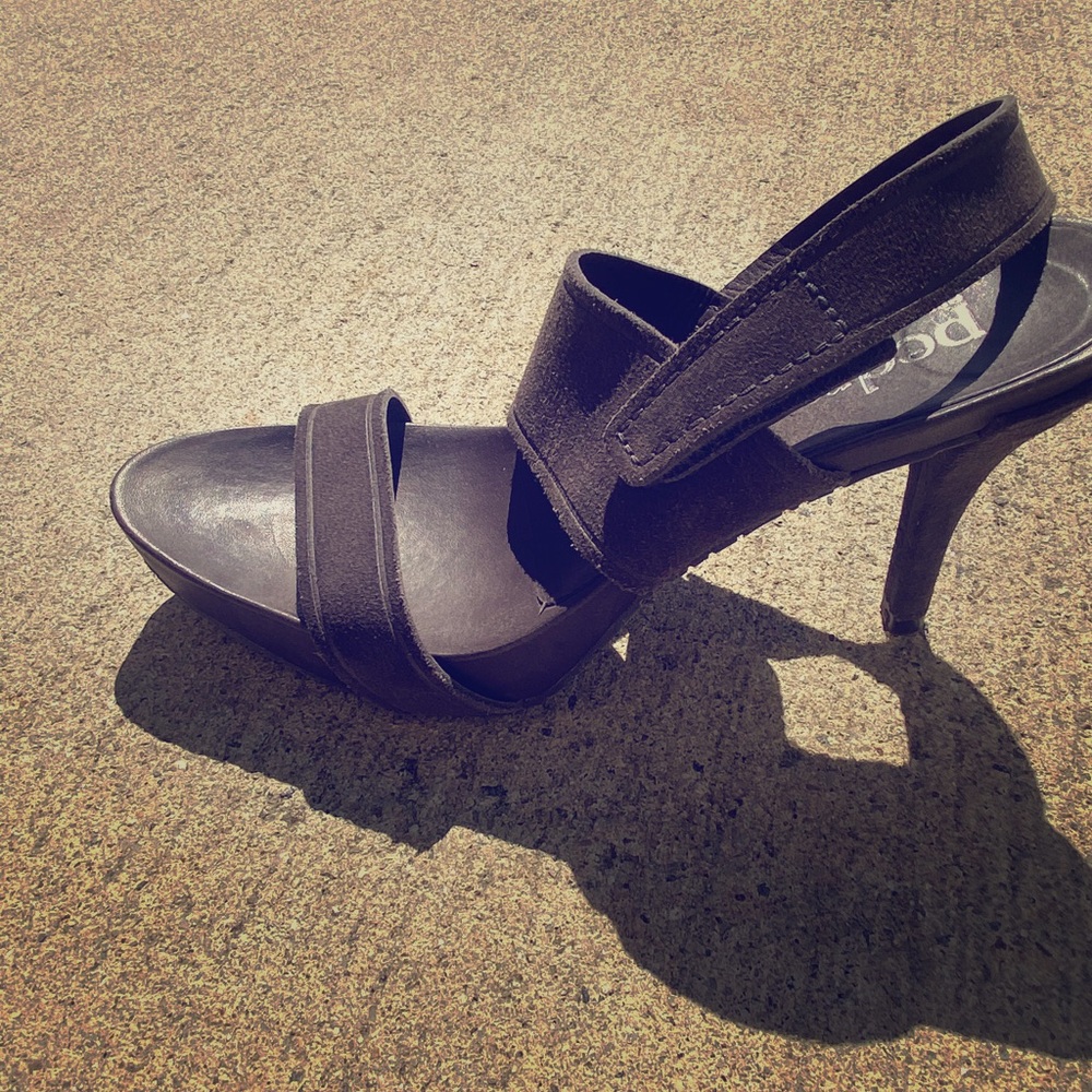 Pedro Garcia chocolate brown suede heels